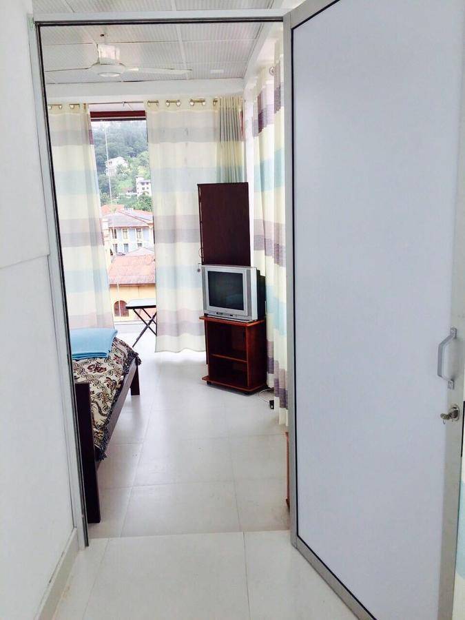 Getmore Bed & Breakfast Канди Екстериор снимка